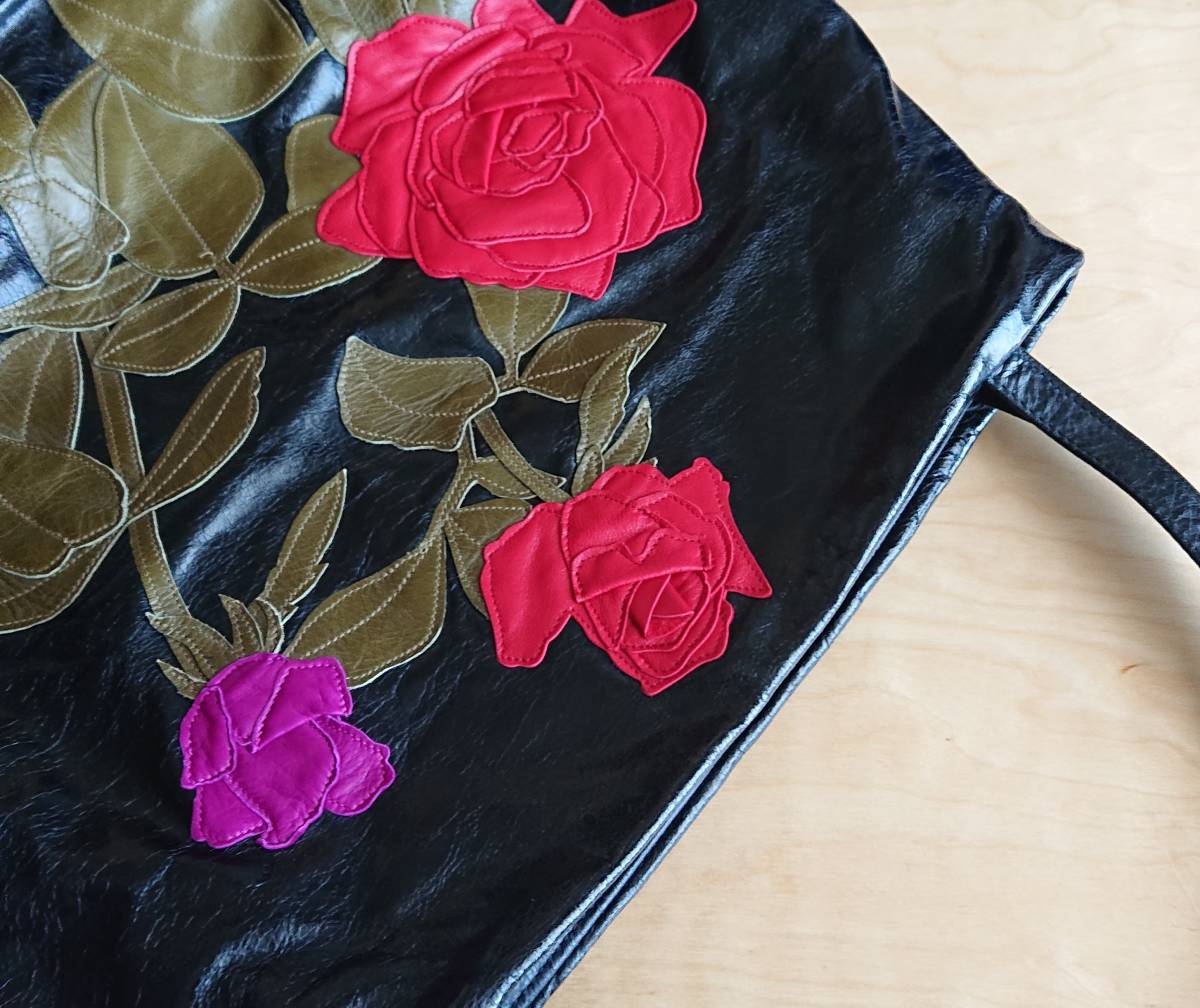 新品★スザンナハンター バッグ 黒 牛革 バラ 薔薇 SUSANNAH HUNTER マルニ アッシュぺーフランス ジャックルコー h.pfrance 2026年最新Yahoo!オークション -スザンナハンターの中古品・新品・未 goldie 公式 Bee! 前ポケット付ショルダーバッグ|