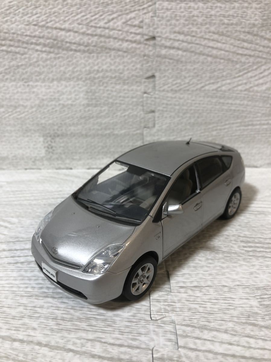 1/30 トヨタ プリウス PRIUS 後期 非売品 カラーサンプル ミニカー