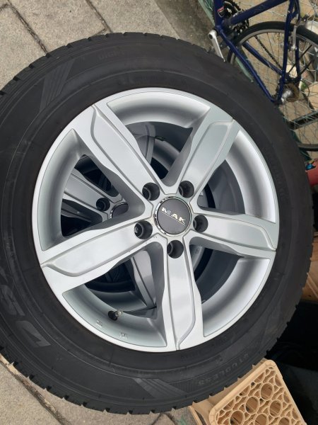 送料込 即決★MAK STADT（シュタッド) AUDI/VW シャラン 純正ボルト対応 16×7J +39 PCD112/5H デジタイヤスタッドレスDSX-2 215/60R16★