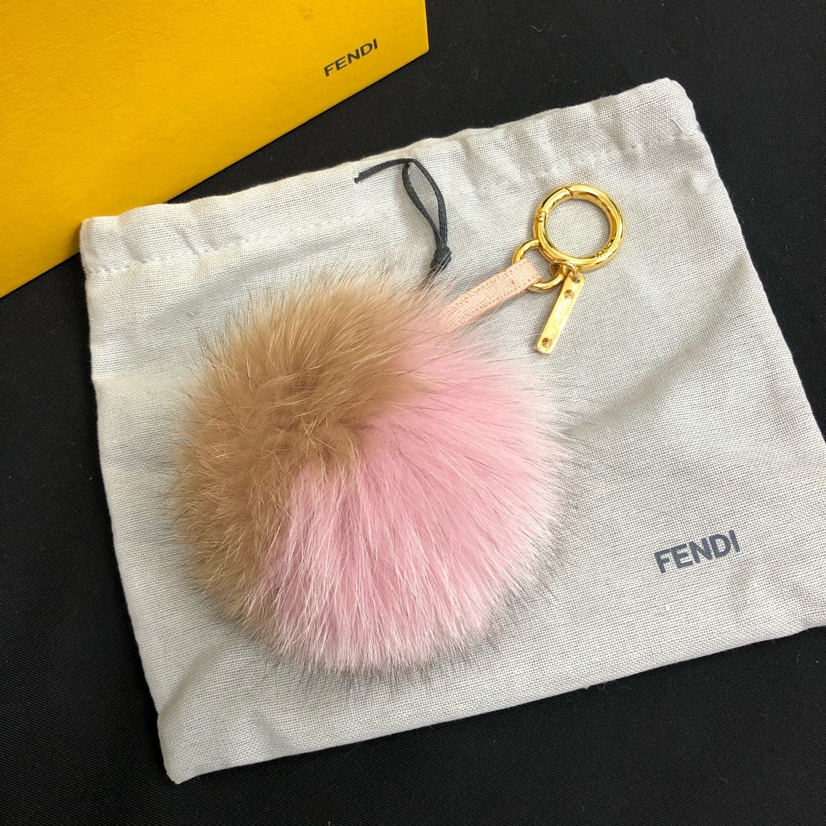 FENDI フェンディ チャーム フォックスファー ポンポンチャーム