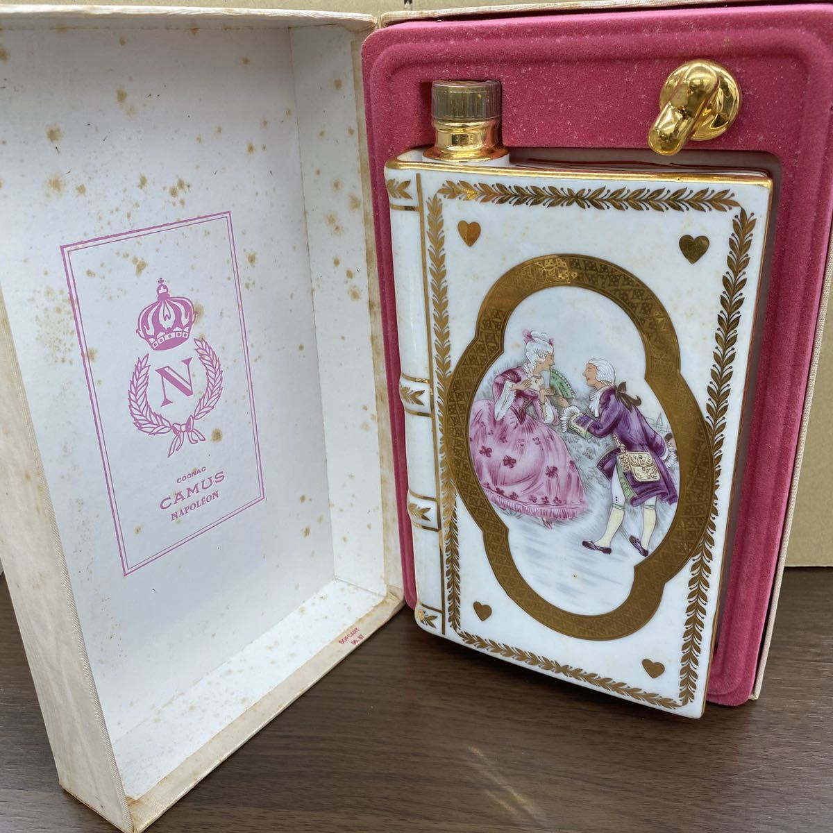 送料500円！カミュ ブック天使の戯れ☆箱・替栓付未開栓 ブランデー