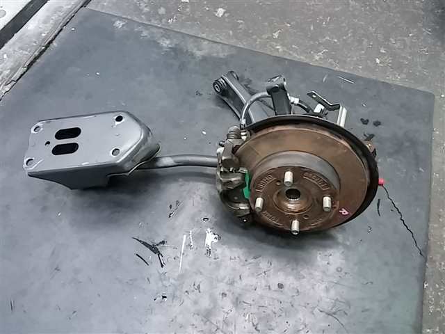 ■キャリィ●右FナックルAssy 4WD ABS□DA63T(24141/7-2