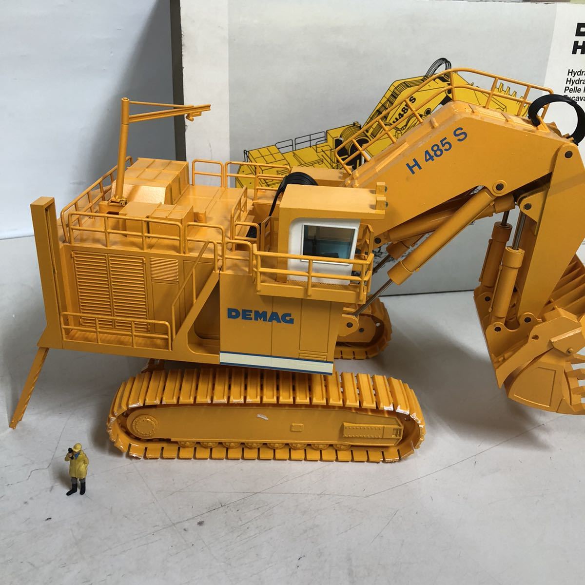 NZG 1/50 DEMAG H485S 建機 / 重機 357 ミニカー 【公式通販】