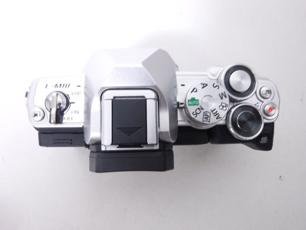 送料無料 OLYMPUS オリンパス ミラーレス 一眼 カメラ OM-D E-M10