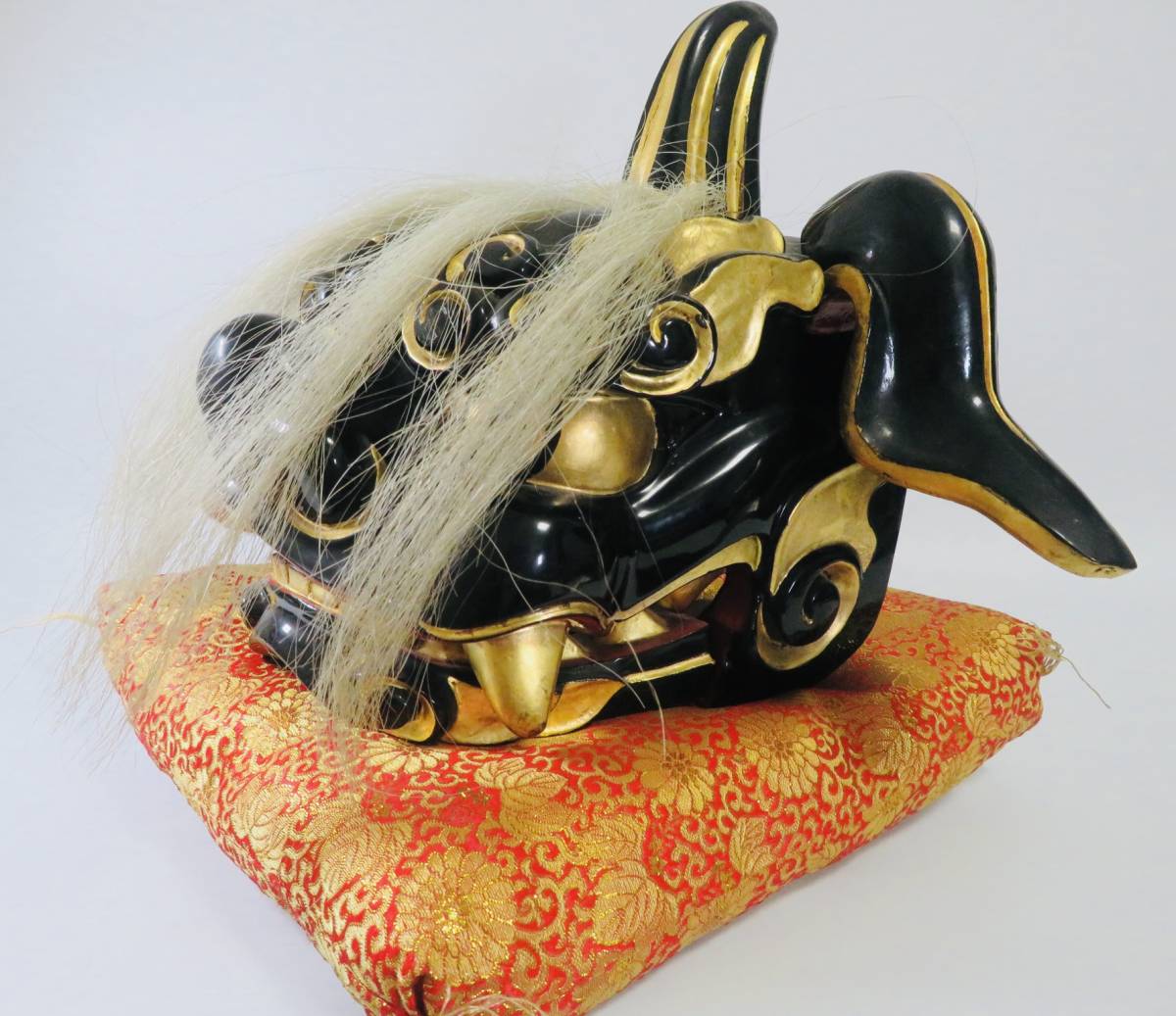 伝統工芸】雅博作 獅子頭 金彩 共箱 座布団 白毛 木彫 黒漆 在銘 作家 