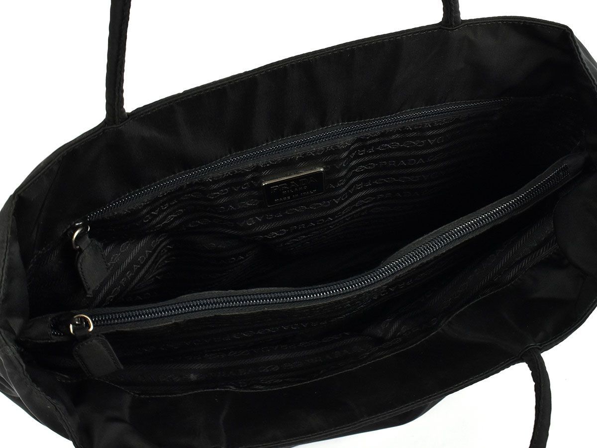 三角ロゴプレート ショルダーバッグ プラダ PRADA 三角ロゴ 中古・古着 
