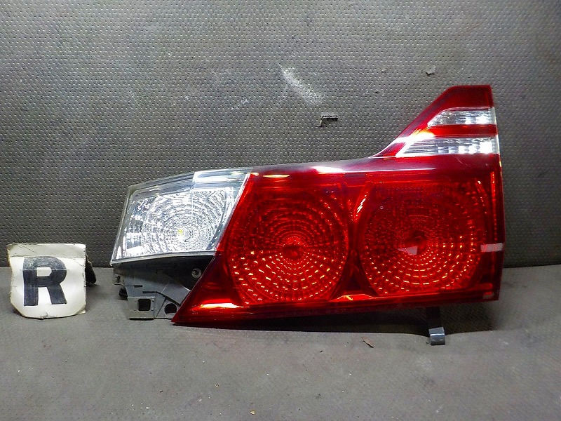 中古】ANH10W アルファード 左右テールランプ・フィニッシャー4点