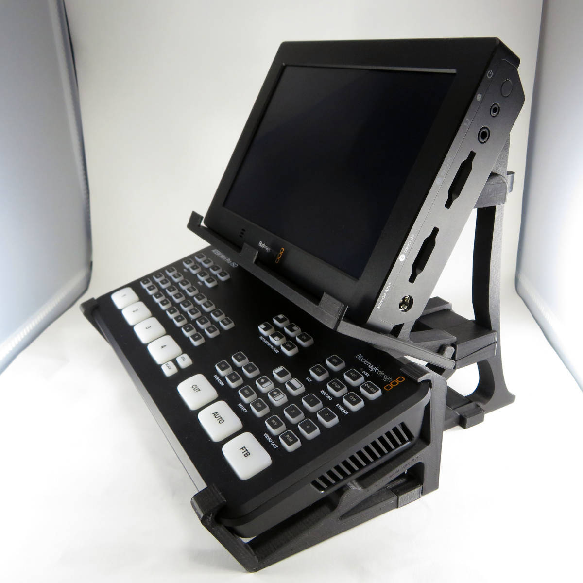 ATEM Miniシリーズ 液晶モニタ コンボスタンド（ケーブルクランプ付き