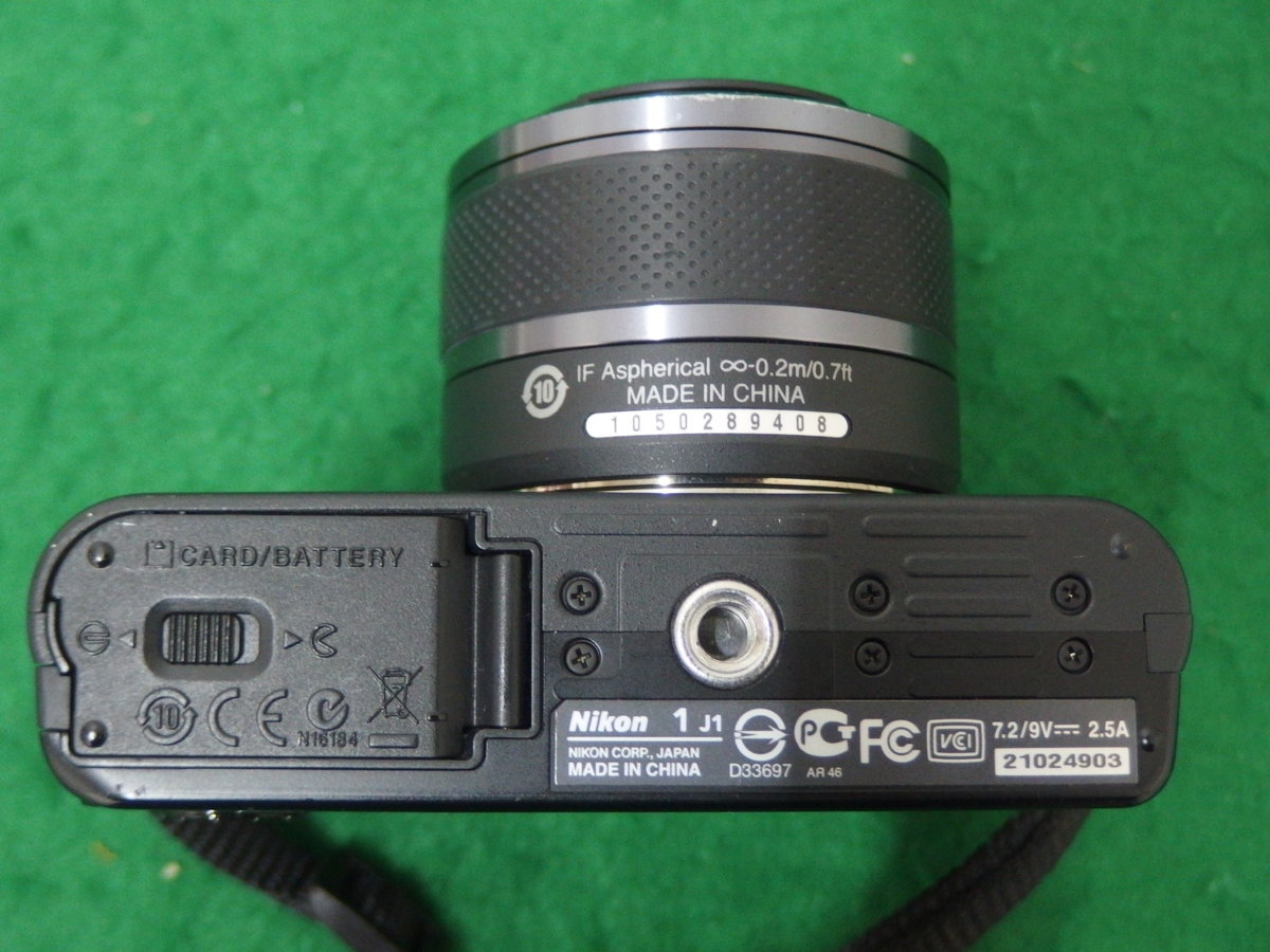Nikon J1 レンズ2個セット Nikon J1 レンズ2個セット Nikon J1 ホワイト + 2本のレンズセット 公式
