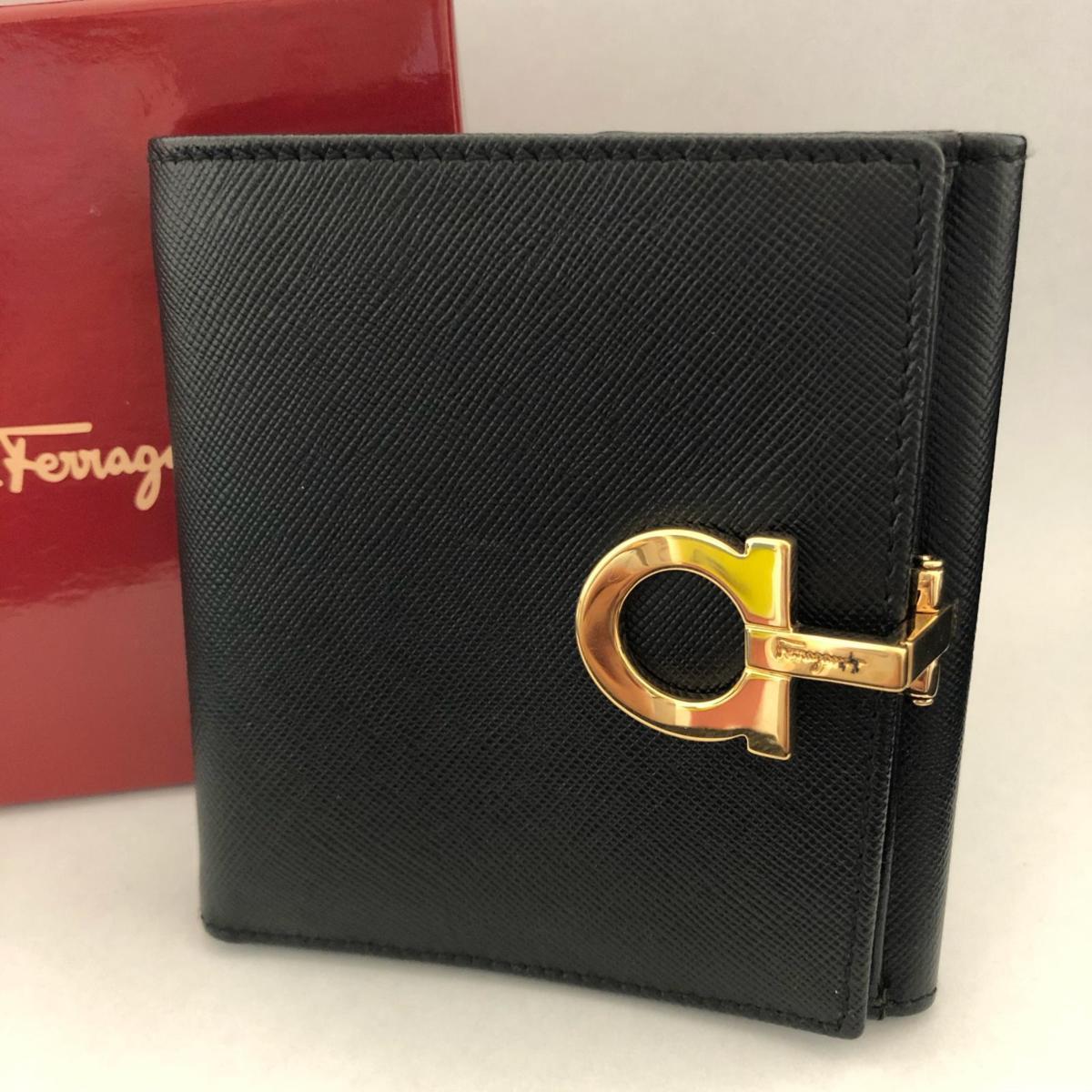 Salvatore Ferragamo フェラガモ サフィアーノ レザー ガンチーニ金具