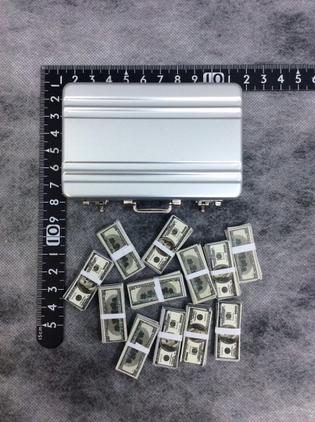 1 6 アタッシュケース 札束 その他 売買されたオークション情報 Yahooの商品情報をアーカイブ公開 オークファン Aucfan Com