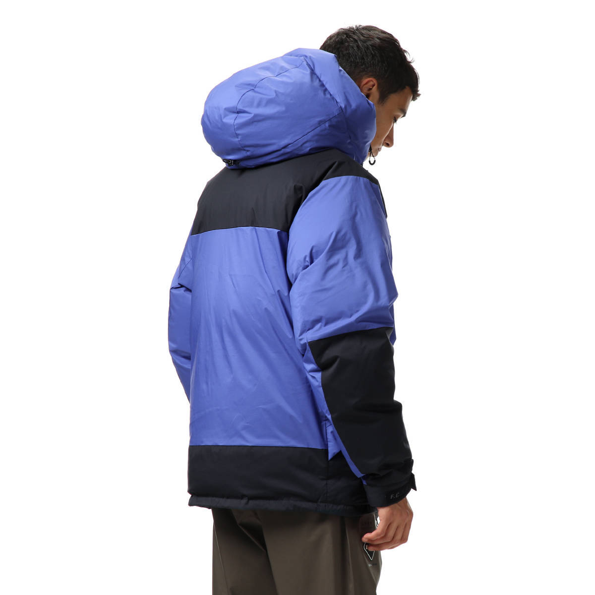 定価74800円 新品 □ F.C.Real Bristol 21AW DOWN BENCH PARKA ダウン 
