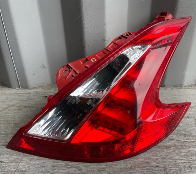 中古】NISSAN/日産 フェアレディZ【Z34 純正 テールライト右側】CBA