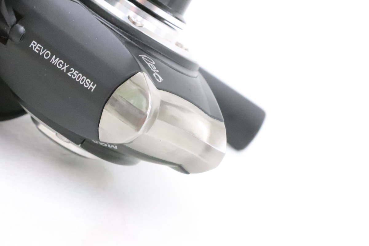 アブガルシア レボ MGX 2500SH 中古良品 レボ MGX アブガルシア