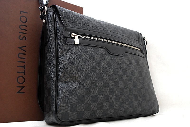 ☆美品☆ ルイヴィトン Louis Vuitton ダミエグラフィット ☆美品☆ ルイヴィトン Louis Vuitton ダミエグラフィット