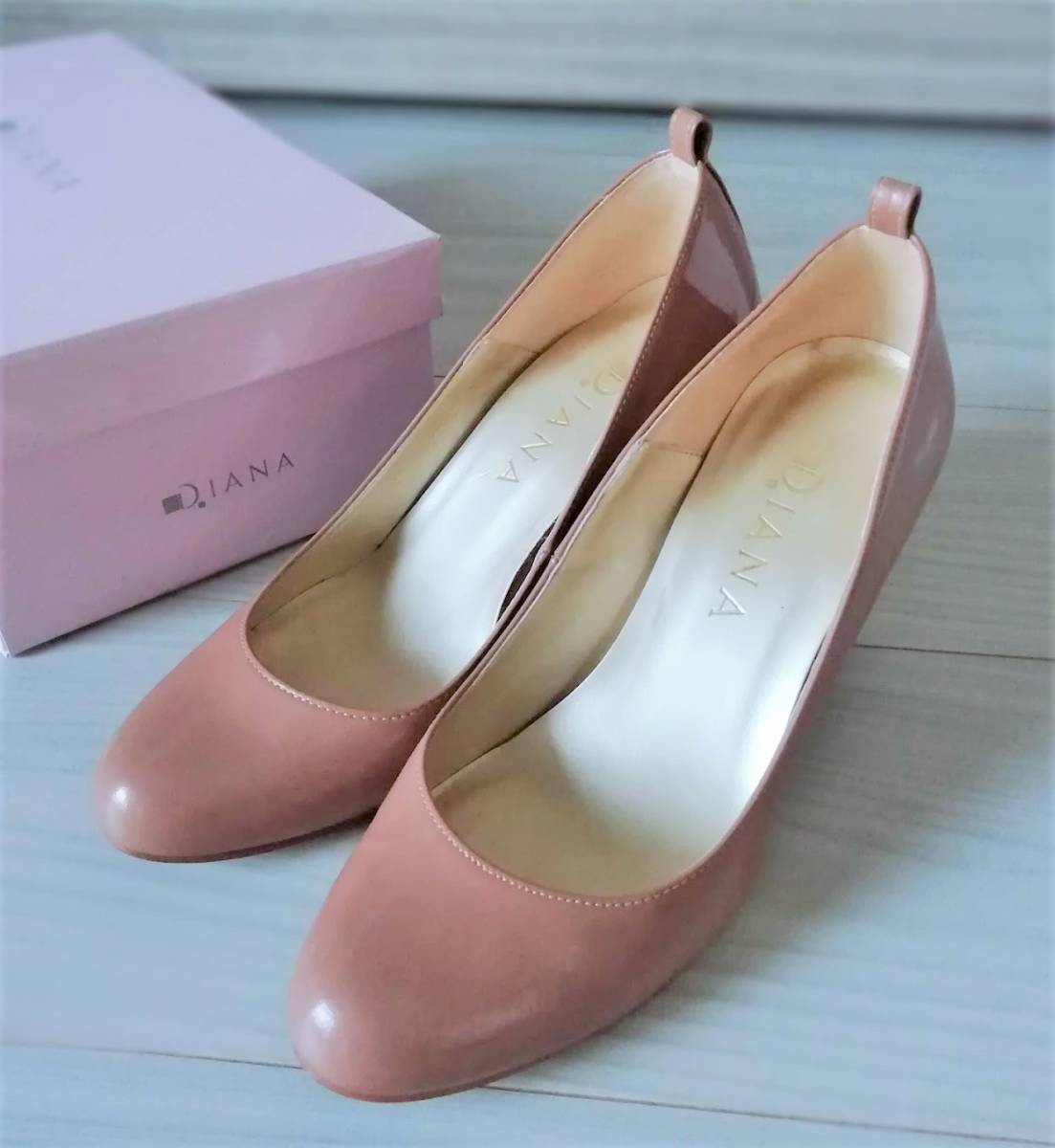  極 ダイアナの美脚パンプス 23.5㎝ 上品ピンクベージュ系(23.5cm)｜売買されたオークション情報、yahooの商品情報をアーカイブ公開 - オークファン 靴