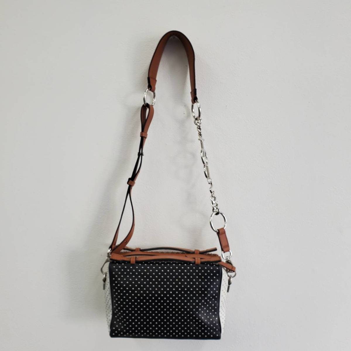 品質保証，新作 トッズ TOD'S ハンドバッグ レザー レディース スタッズ バッグ(かばん、バッグ)｜売買されたオークション情報、yahooの商品情報をアーカイブ公開 - オークファン かばん、バッグ