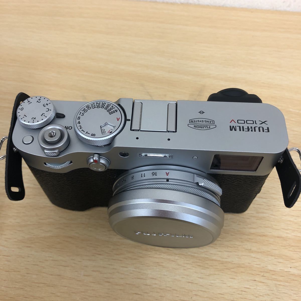 1円～ 展示品 FUJIFILM X100V シルバー デジタルカメラ フジフィルム 富士フィルム FUJIFILM X100V シルバー ケース付 X100 中古｜フジヤカメラ