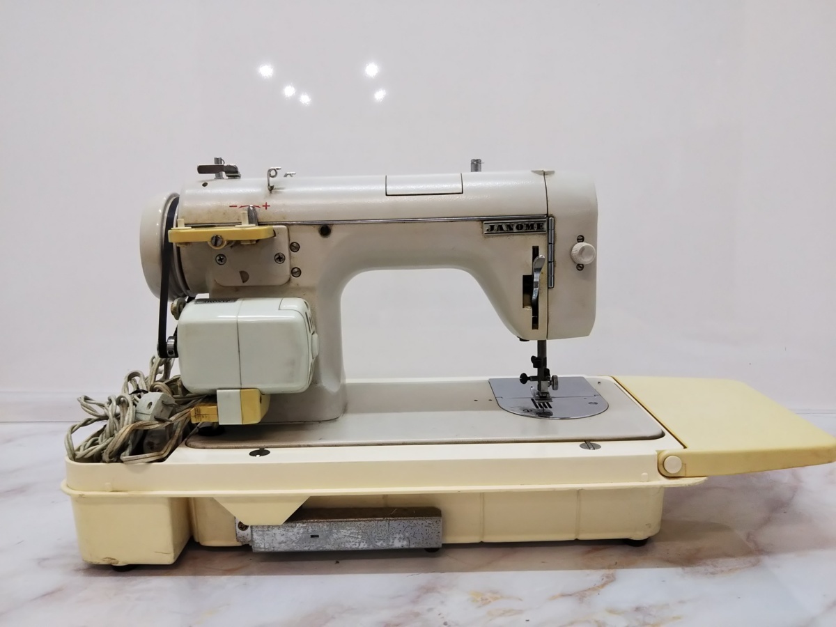 中古 ミシン 作業台付き JANOME 672 ジャノメ ペダルあり 昭和レトロ