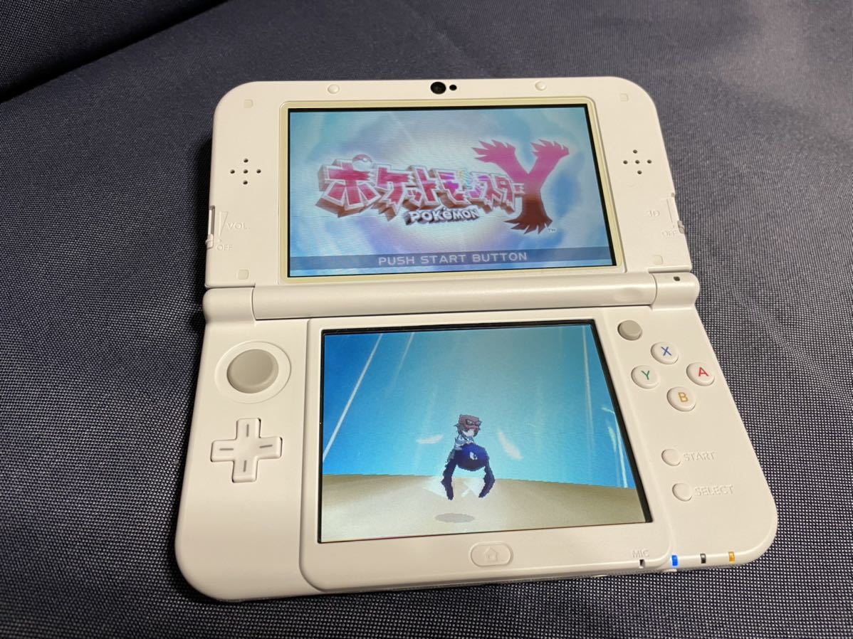 任天堂 Nintendo 3DS ホワイト 本体とACアダプターとポケモン