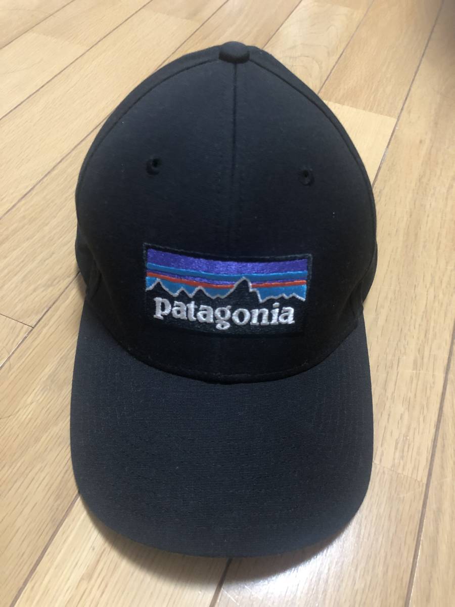 【美品】patagonia ロゴ　キャップ　帽子　ブラック　パタゴニア　黒