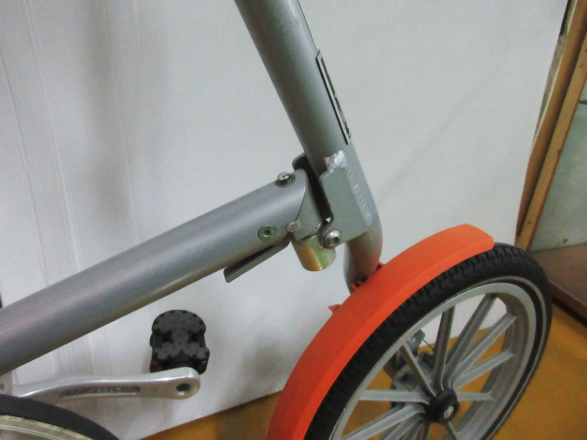 折りたたみ自転車》ストライダ/STRiDA☆シルバーボディ☆BS 6102PT.1 