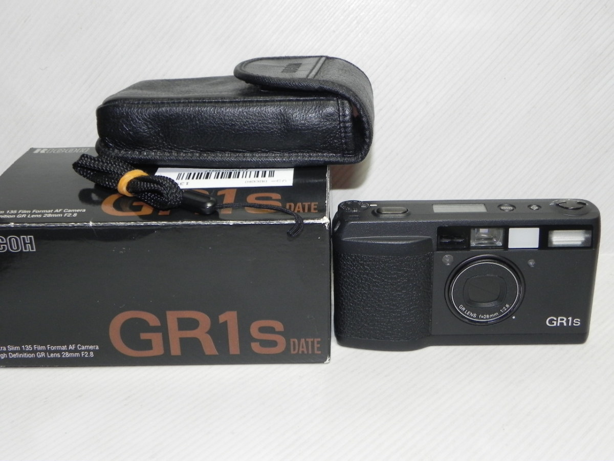 RICOH GR1s ブラック 動作品 液晶OK 純正フード付 ストラップ付 あお様