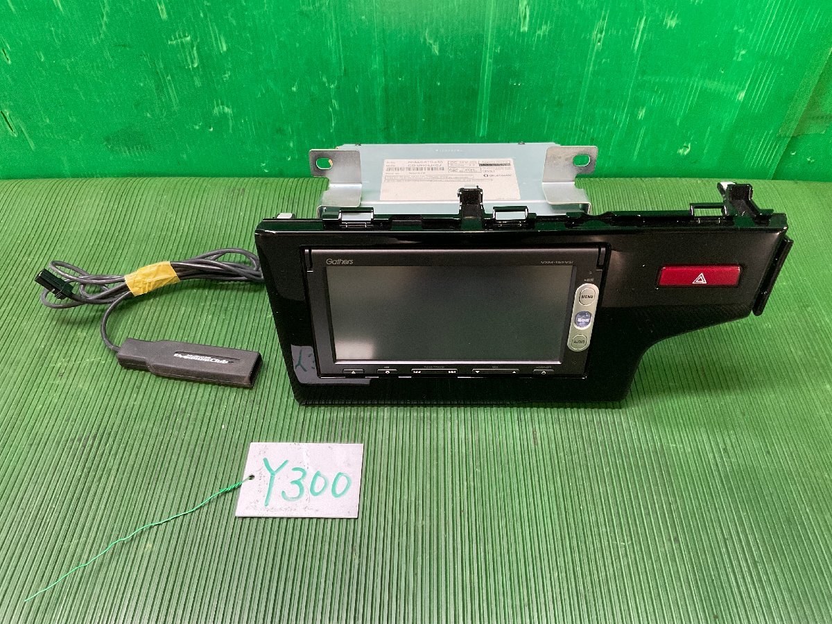 フィット ハイブリッド GP5 純正 Gathers VXM-155VSI カーナビ パネル