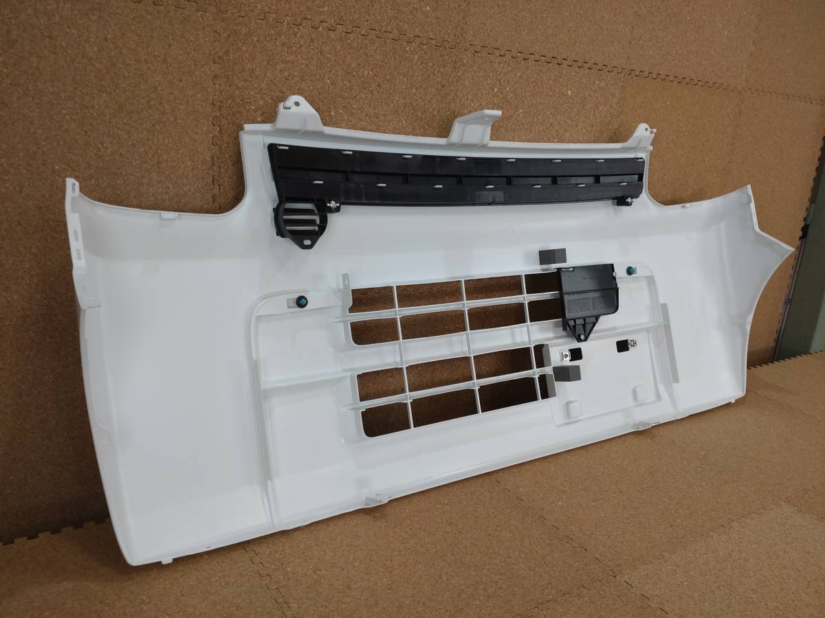 エブリィ ホワイト フロントバンパー 新品外し DA17v DA17V エブリィ