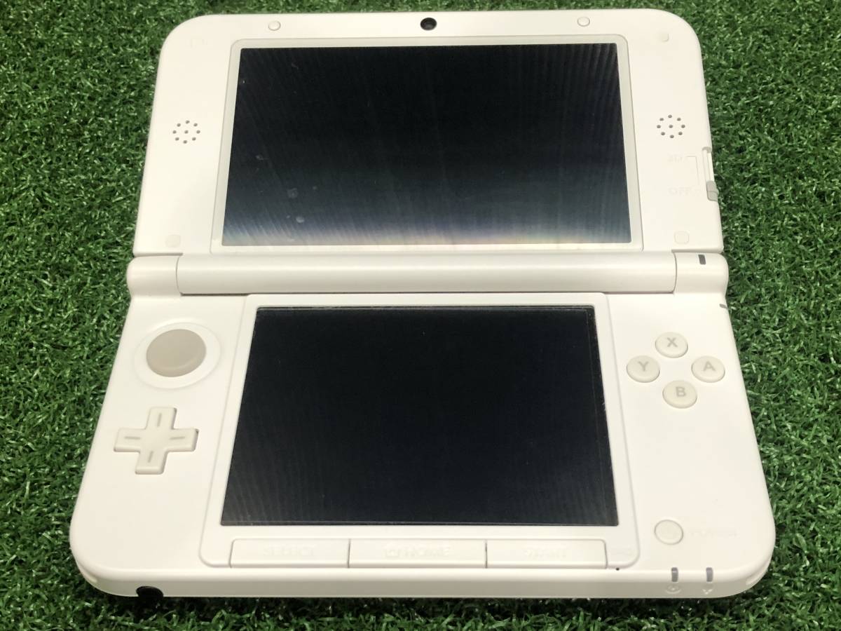 中古 Nintendo ニンテンドー3DS LL 白 ホワイト ソフト2本 収納ポーチ  