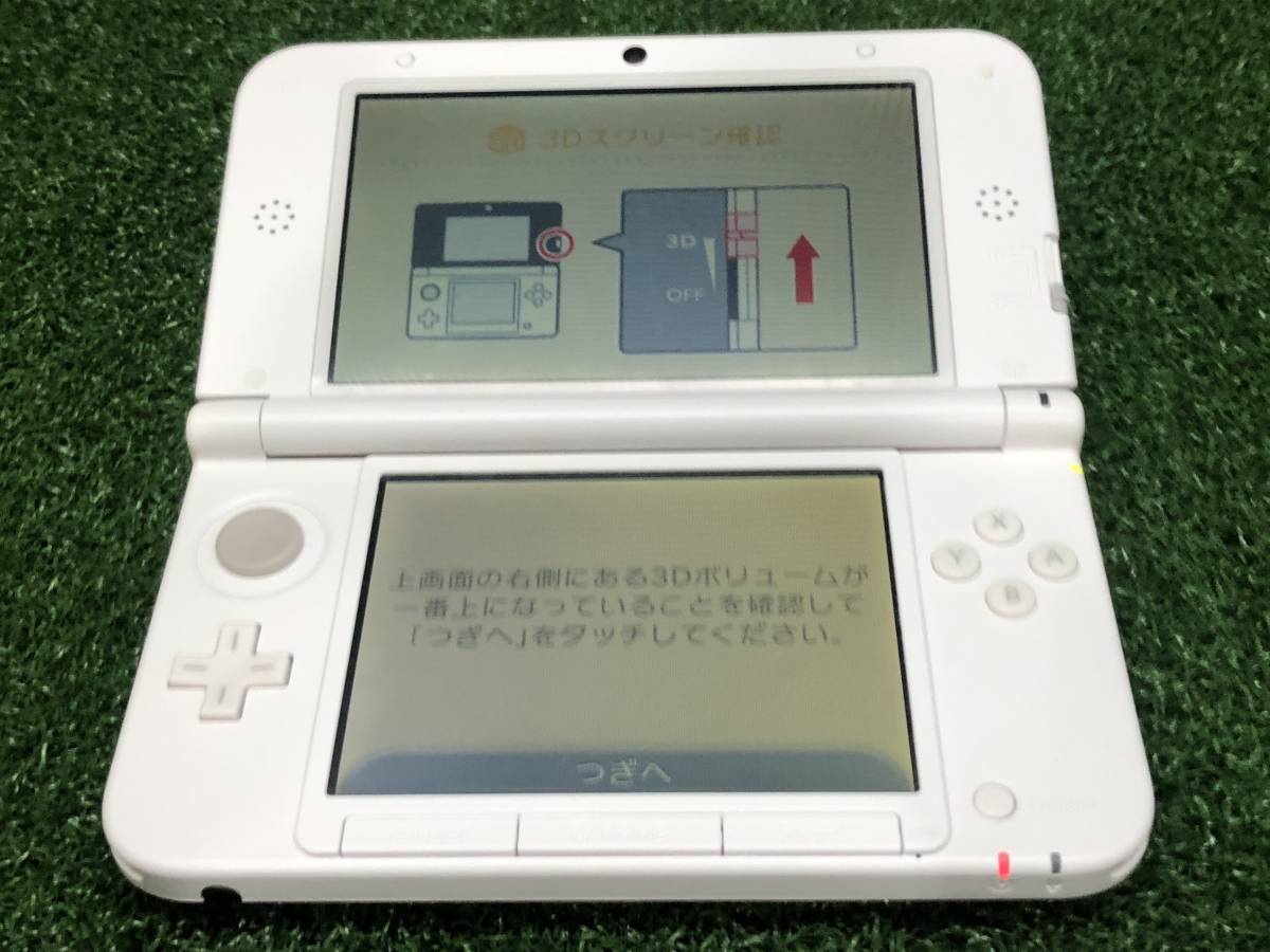 中古 Nintendo ニンテンドー3DS LL 白 ホワイト ソフト2本 収納ポーチ  