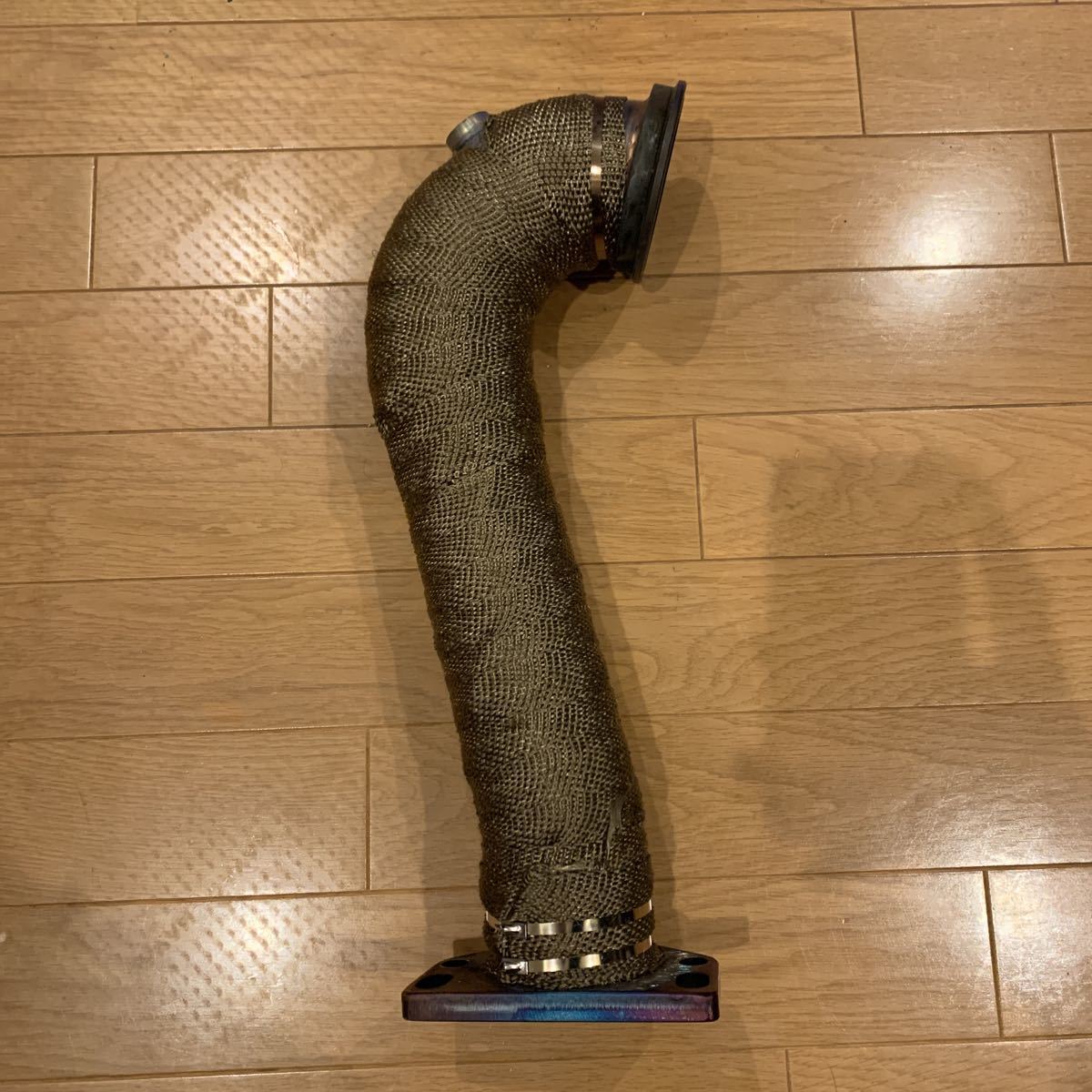 アバルト595 ダウンパイプ 触媒レス ギャレットタービン用(エキマニ 