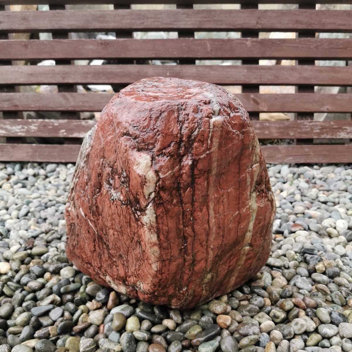 群馬産　赤石　35キロ　庭石　石　石材 置物　オブジェ　インテリア 群馬産 赤石 35キロ 庭石 石 石材 置物 オブジェ インテリア