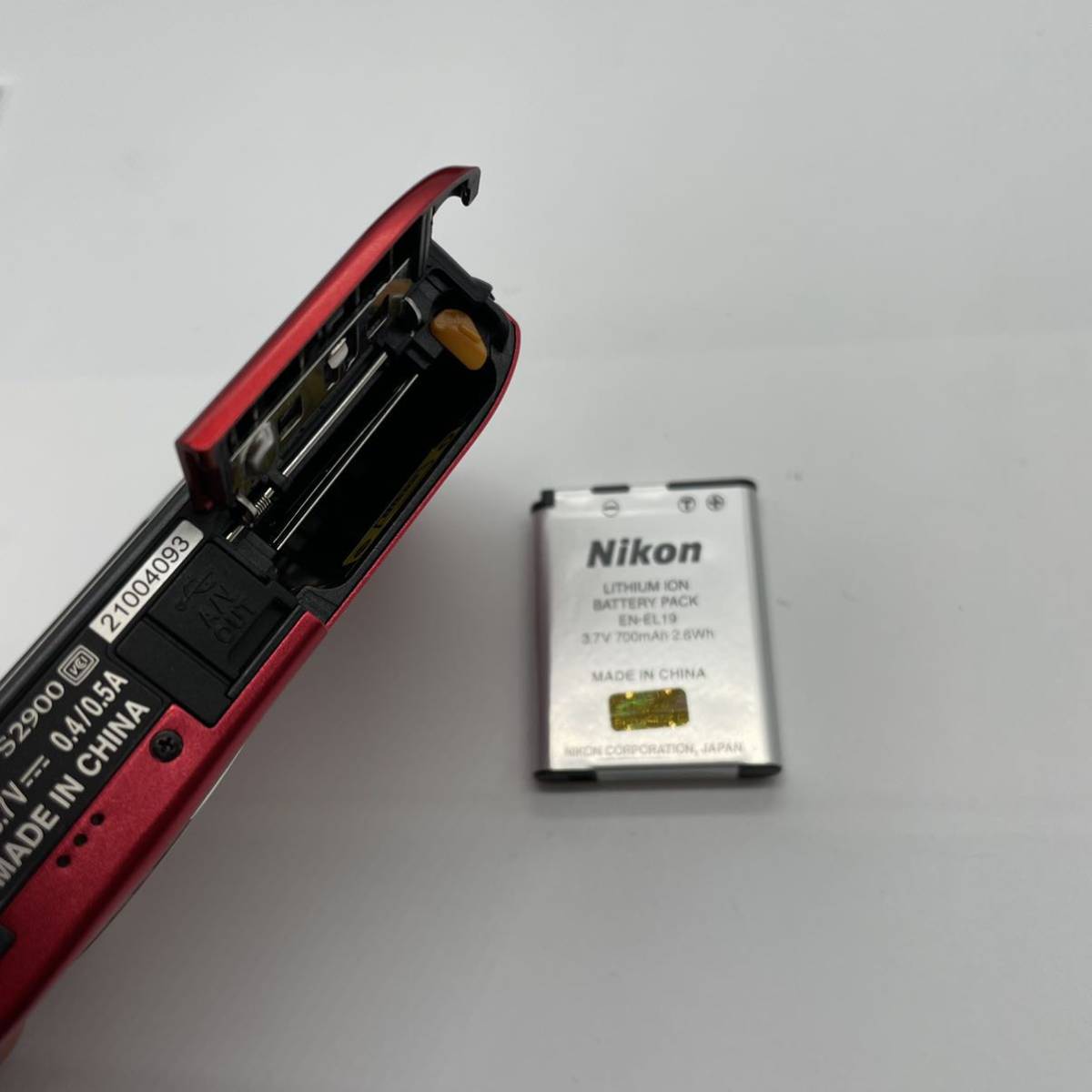 Nikon COOLPIX S2900 レッド メモリーカード・三脚 128GB : USB 