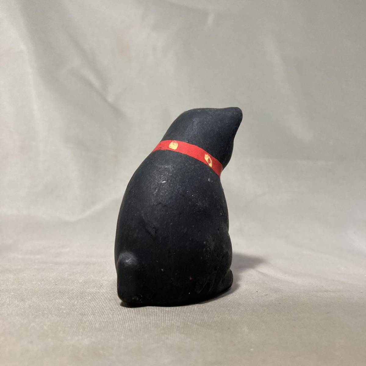 新作商品も続々入荷中 古い 土人形 小さな 招き猫 黒猫 黒招き猫 猫