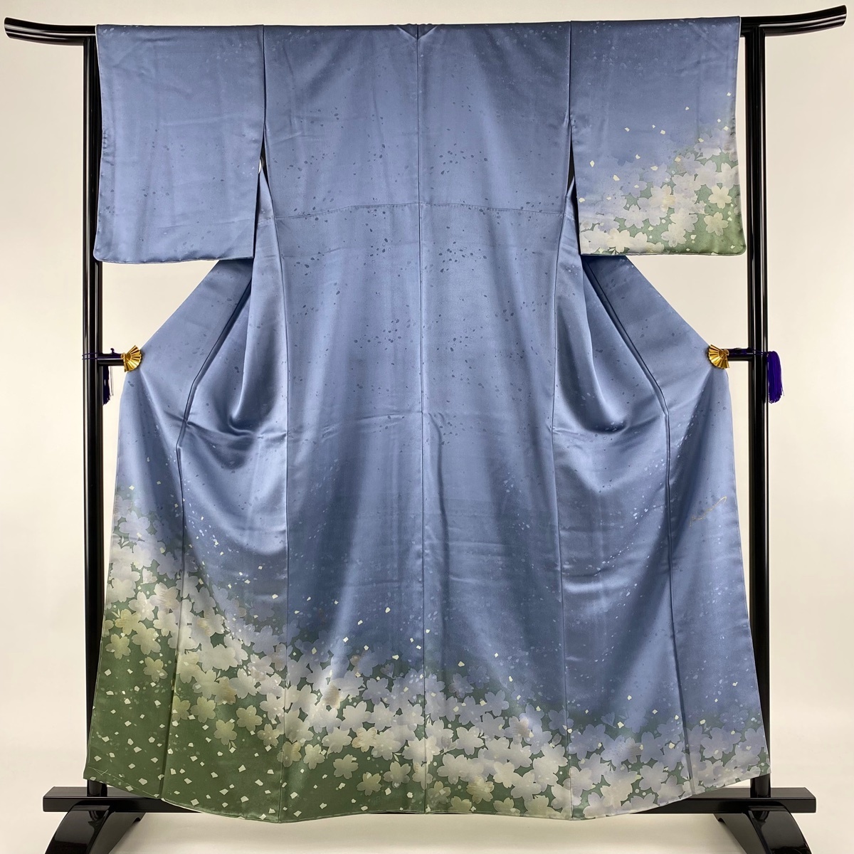 限定セール，新品 訪問着 秀品 落款 桜 シルエット 金彩 ぼかし 青灰色 袷 160.5cm 64cm M 正絹(仕立て上がり)｜売買されたオークション情報、yahooの商品情報をアーカイブ公開 - オークファン 仕立て上がり