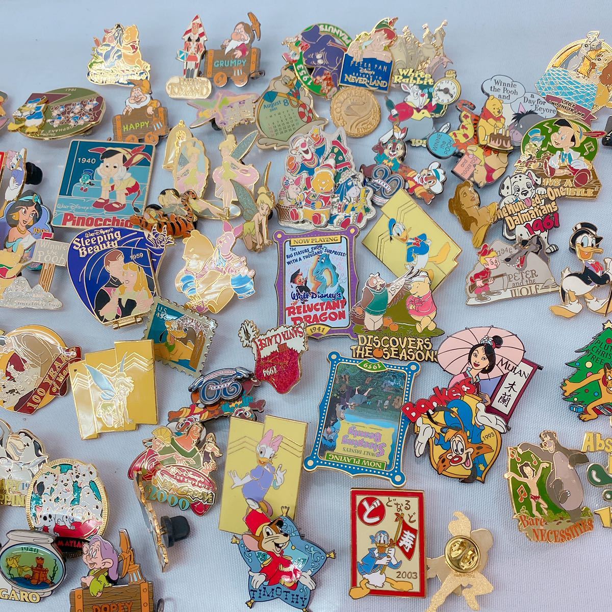 CY136 Disney ディズニー バッジ ピンバッジ 73点 記念バッジ 等 100