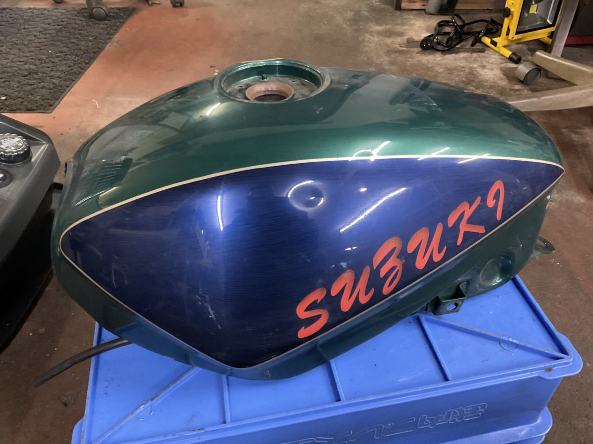 の最新トレンド GSX250S？ GSX400S？ カタナ ガソリンタンク 燃料