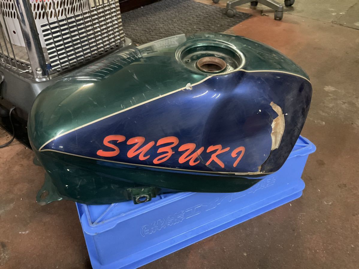 の最新トレンド GSX250S？ GSX400S？ カタナ ガソリンタンク 燃料