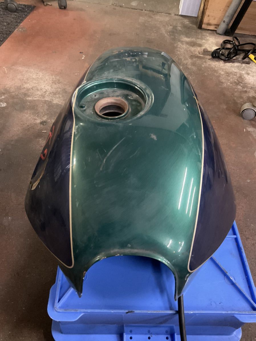 【希少品】スズキGSX250S•400カタナ　ガソリンタンク の最新トレンド GSX250S？ GSX400S？ カタナ ガソリンタンク 燃料