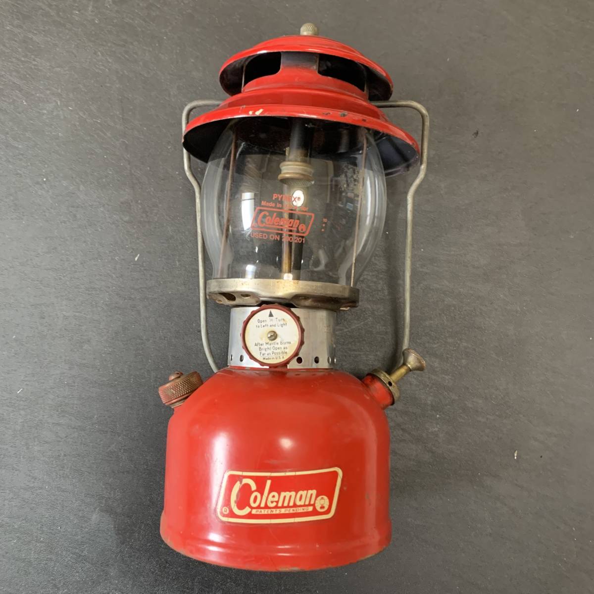 6 大人気の古いコールマンの赤いランタン Coleman Lantern 200A 1965年