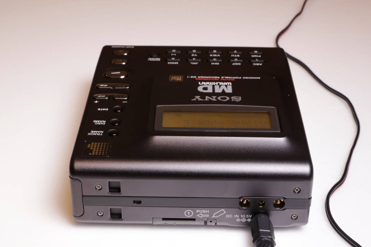 SONY　MD WALKMAN MZ-1です。_5