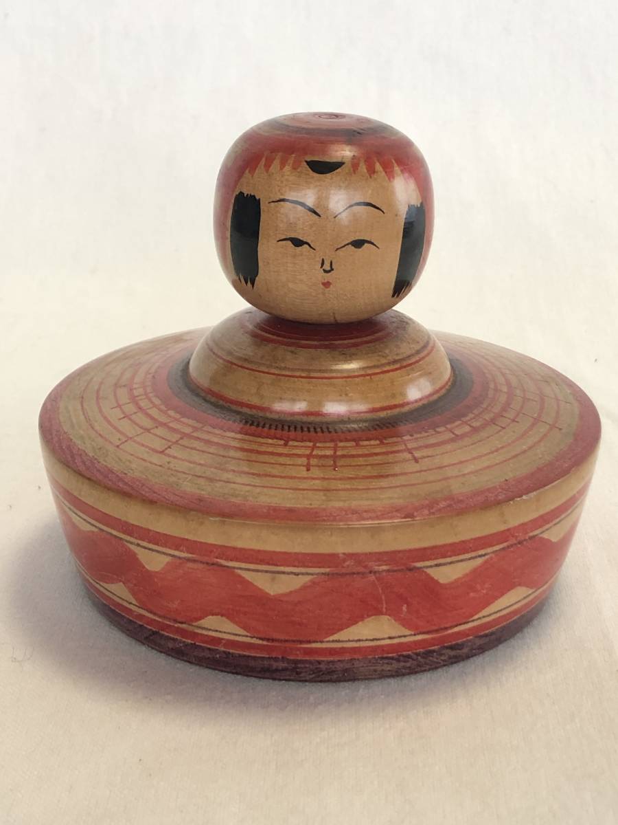 元祖伝統弥治郎こけし　新山慶志作 伝統こけし 弥治郎系 新山慶志 作品（えじこ 約H9.0、10.5cm）(こけし