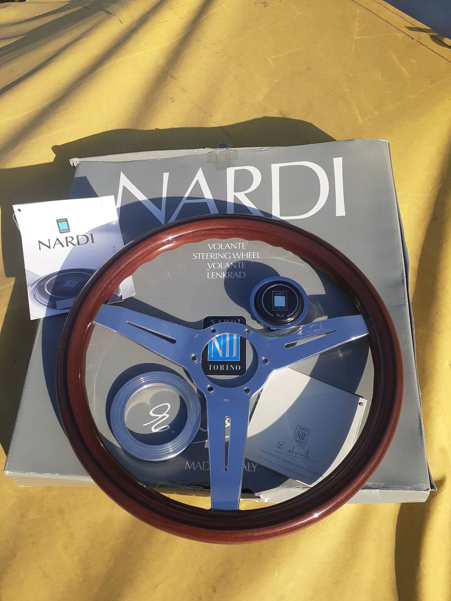 ナルディウッド、ステアリング ナルディ NARDI ウッドステアリング