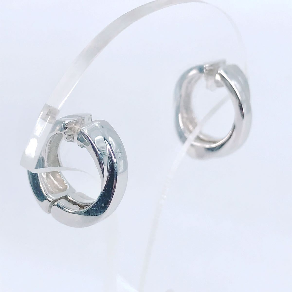 K18WG ダイヤモンドピアリング /イヤリング 0.05ct 星モチーフ 
