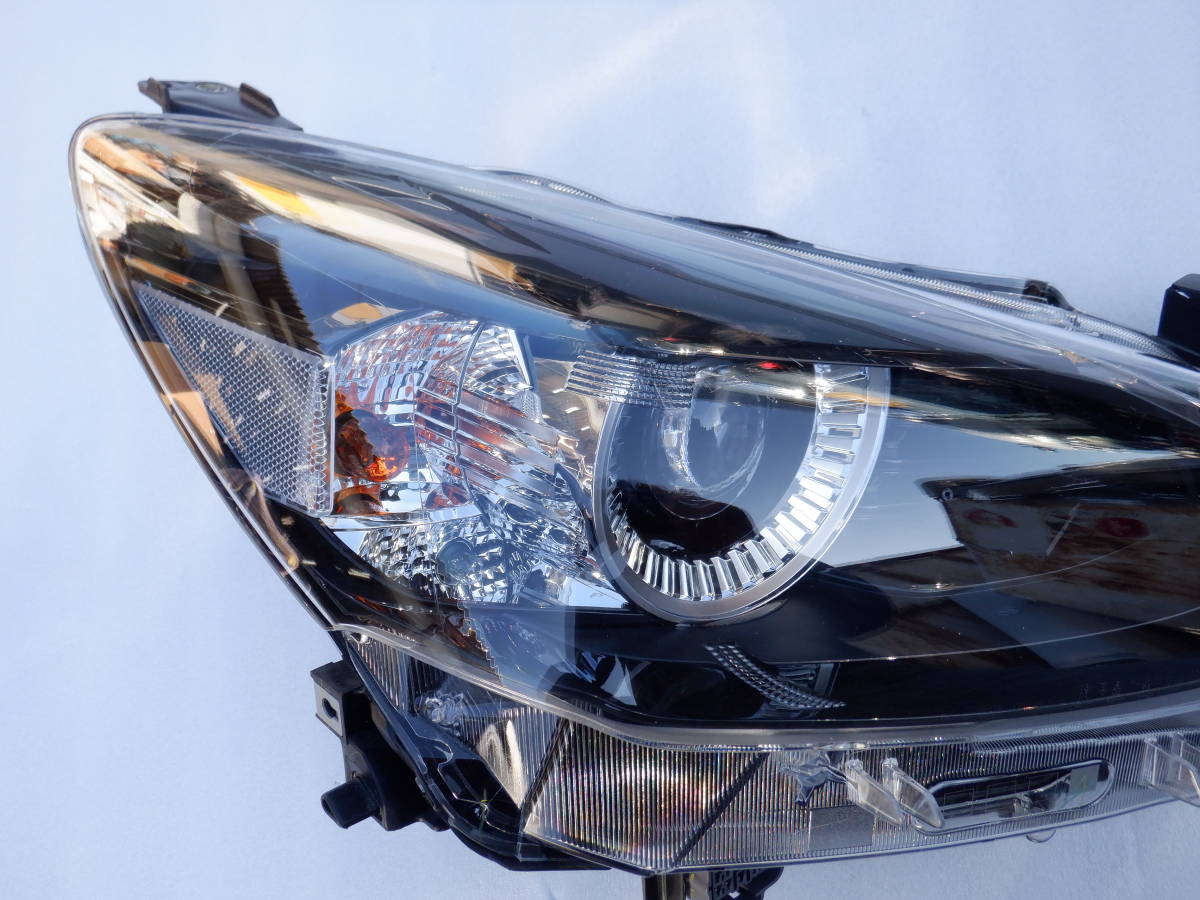 DJLFS MAZDA2 右 ヘッドライト KOITO 100-8N018 D43N-51030 D43N-51 