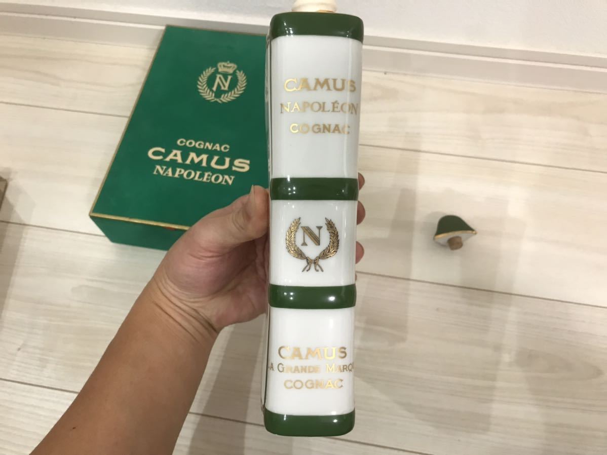 カミュ ナポレオン CAMUS 未開栓 NAPOLEON コニャック ブック