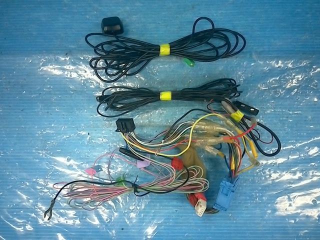 カロッツェリア　メモリーナビ　AVIC-RZ33　ワンセグ対応　bluetooth非対応　2015年データ　動作確認済み AVIC-RZ33 カロッツェリア メモリーナビ CARROZZERIA ワンセグ◇管理8401268◇★トヨタ&frasl;ダイハツ&frasl;スズキ&frasl;ホンダ&frasl;三菱&frasl;スバル&frasl;日産 DVD
