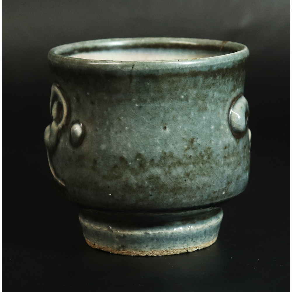 □ 河井寛次郎 □ 呉須 筒描文 茶碗（箱書：河井敏孝） ＜22011907