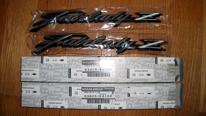 ☆ フェアレディZ S30Z サイド・エンブレム 日産純正箱付き 金属製 2個 